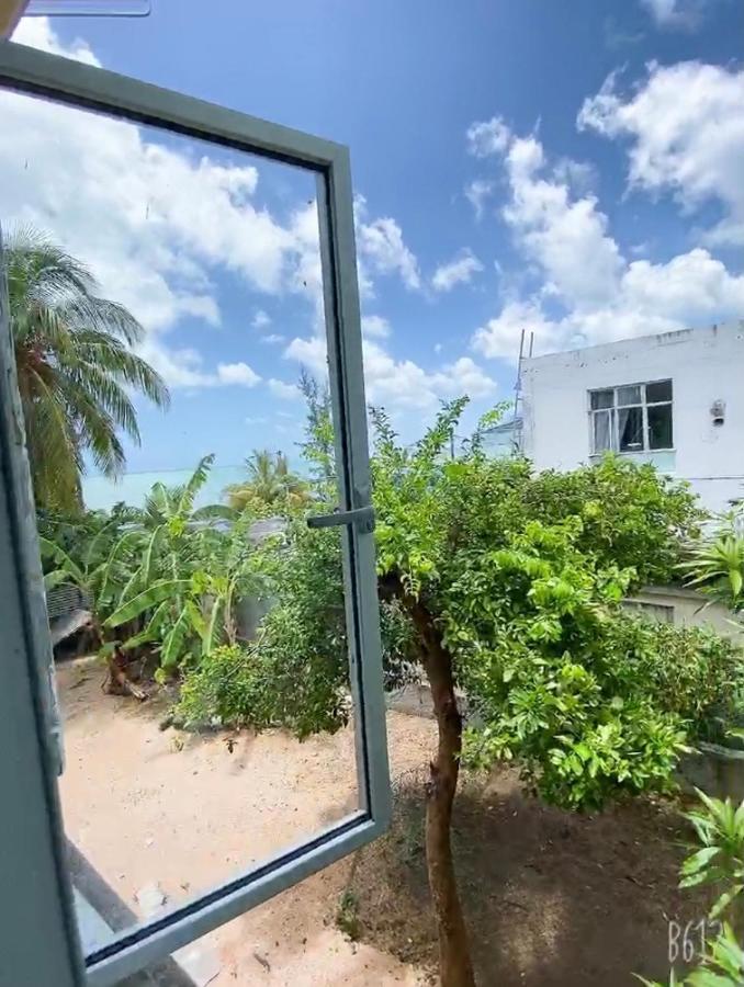 Viksh Seaview Apartment ラ・ガウレット エクステリア 写真