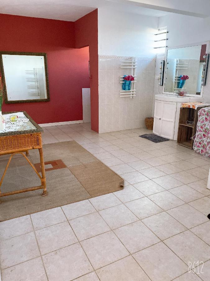 Viksh Seaview Apartment ラ・ガウレット エクステリア 写真