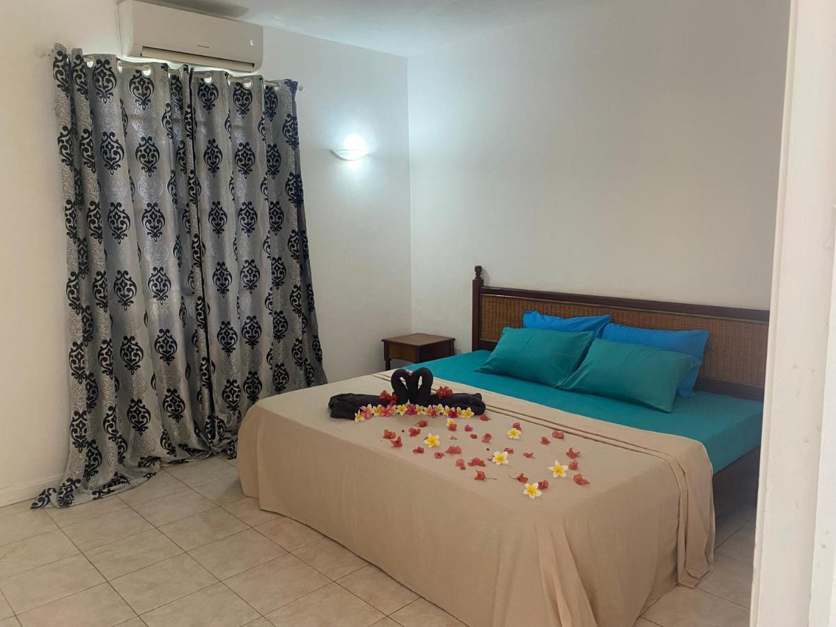Viksh Seaview Apartment ラ・ガウレット エクステリア 写真