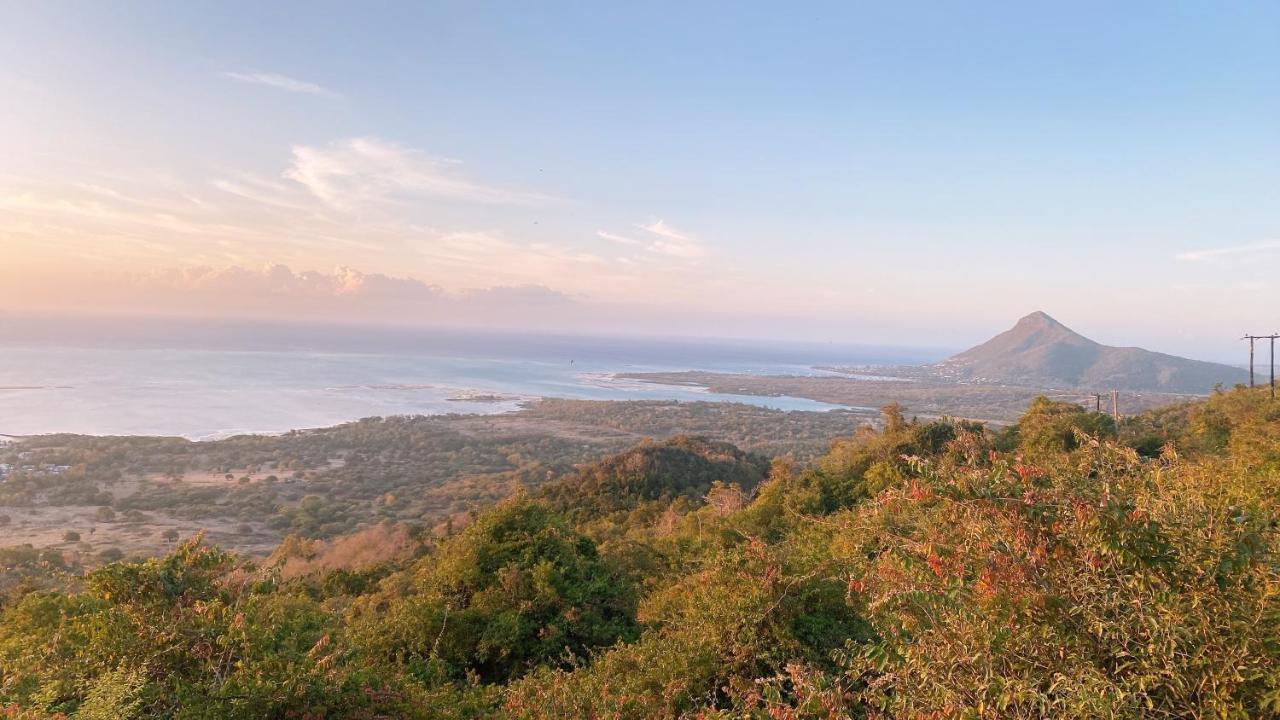 Viksh Seaview Apartment ラ・ガウレット エクステリア 写真